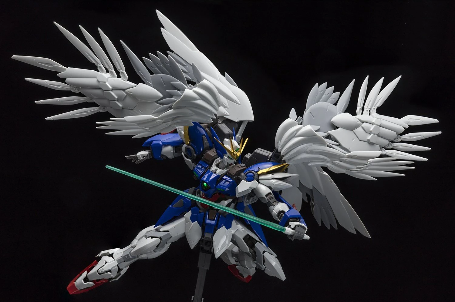 Gundam High-Resolution Model 1/100 Scale Model Kit: Wing Gundam Zero EW - Image 7
