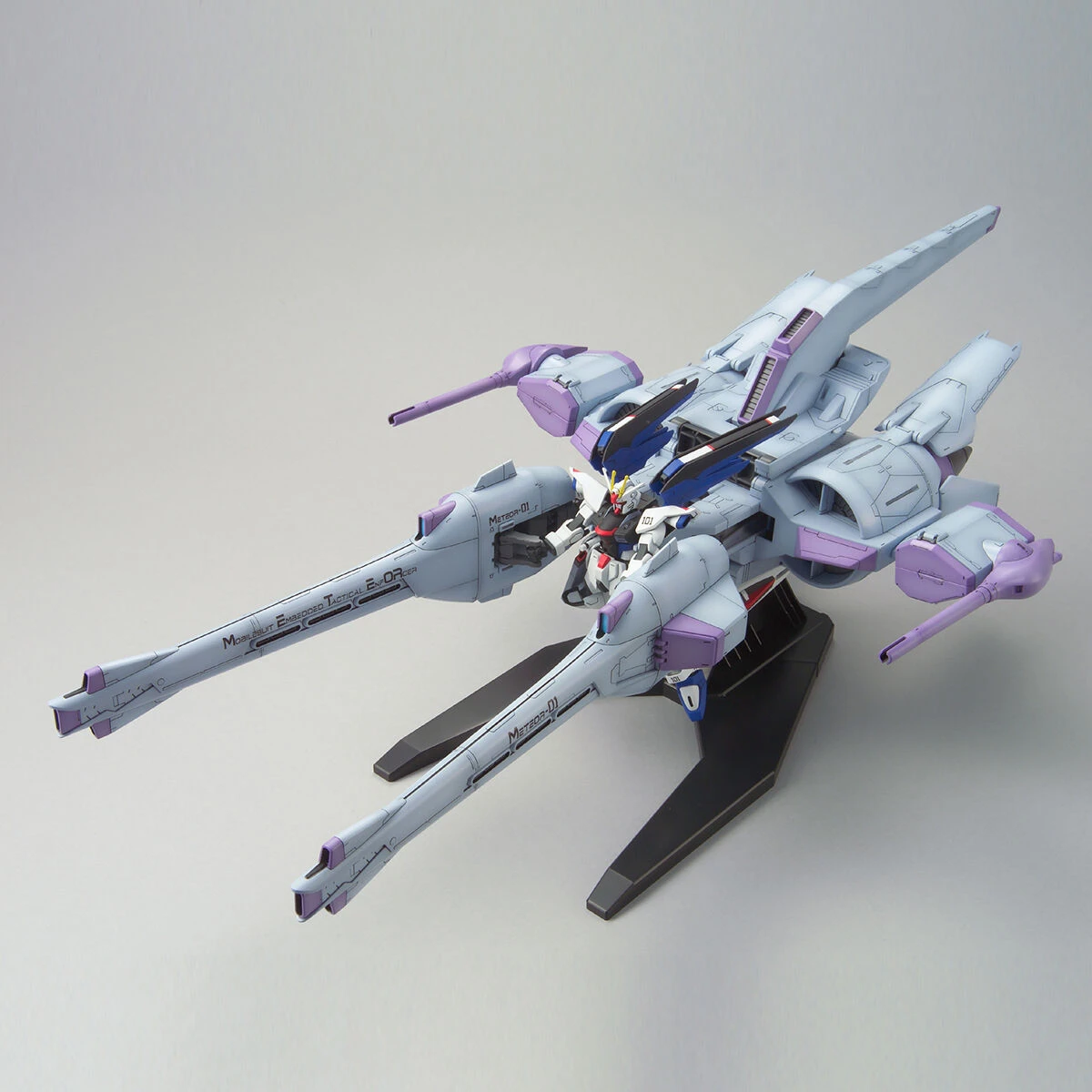 Gundam High Grade Gundam Seed 1/144 Scale Model Kit: #16 Meteor Unit + Freedom Gundam - Image 2